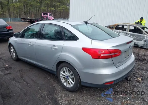 2015 Ford Focus Se z USA, uszkodzony, nr VIN 1FADP3F22FL229168